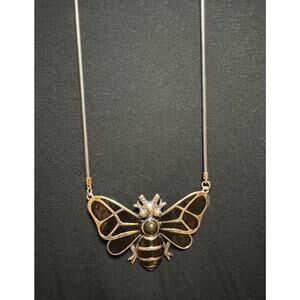 Y52 Silvertone and Black Bee on long necklace